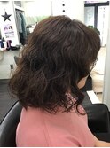 ハーフアップも結んでも可愛いセミロングパーマ