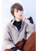動きのある前髪ショート×ショコラベージュ