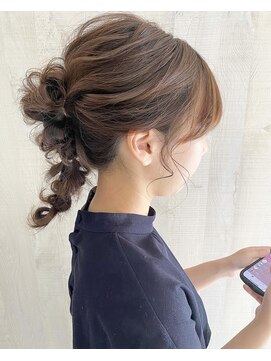 フィオーレ ヘアデザイン(FIORE hair design) 編みおろし/ラーメンマン/お呼ばれヘアセット