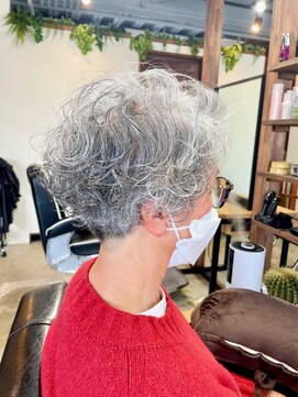 ヴースヘアデザイン(vou's hair design) パーマショート