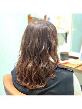 シアン(CyAN) コーラルカラー