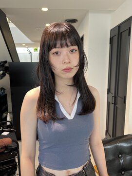 トレス(TRESS) レイヤーミディアム 内巻きレイヤー 顔まわりカット