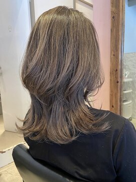 ティータ(teeta) 極細ハイライト×アッシュベージュ(静止画)