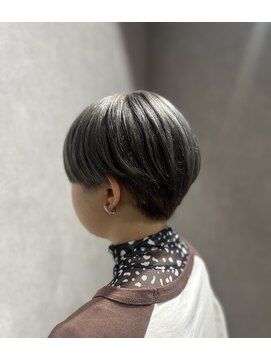 ビスイル 秋葉原店(Vis ill) ダブルカラー/ブリーチ/ショート/シルバー/グレー