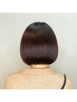 ジエクト ヴィシア(The Ect VIXIA) まとまるボブ　地毛風ストレート　切りっぱなし　縮毛矯正