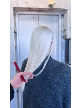 モニカ 原宿店(MONIQA) ホワイトカラー