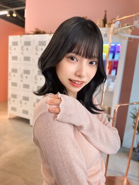 クム(kumu) 【kumu】ミディアムレイヤー /顔周りカット/ 栄 / 名古屋