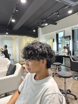 アンドバイモードケイズ (and by MODE K's) [サロンスタイル]波巻きスパイラルパーマ