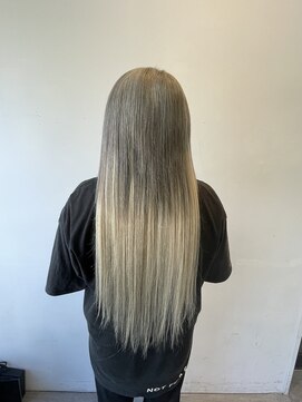 フツーロ 栄(FUTURO) プルエクステ