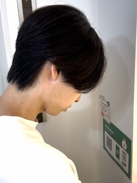 アコロン(acoron.) 毛流れ/センターパートウルフ/池袋メンズカット