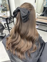 ネウィ 八王子(newi)&nbsp;Rina 透明感たっぷりミルクティーベージュ