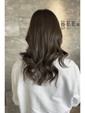 透明感たっぷりグレージュカラー