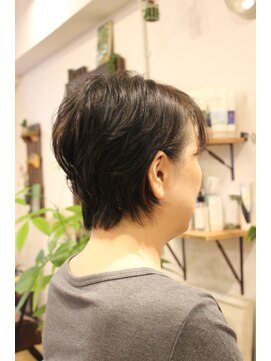 ヘアー ド ブラン(Hair de Brun) ふんわりショートボブ
