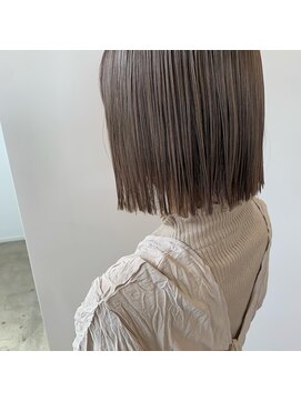 エクラヘアーズボウグループ(eclat hair’s BEAU group) ぱつっとボブ×ハイトーンカラー