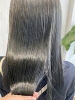 ティティ(TiTi)&nbsp;うる艶 ブルーグレージュロング 【TiTi 福田 莉野】