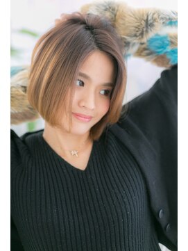 ミック 日暮里店(miq) 外国人風グラデーションカラーで立体感前下がりミニボブb1