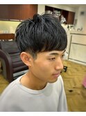 ツーブロック刈り上げ軽めショートマッシュ