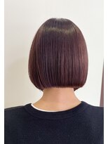 ディスアンドザット あびこ店(THIS&THAT) ボルドーカラー×前下がりボブ