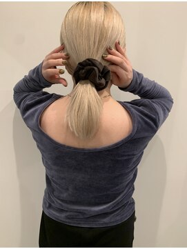 ユニコ(unico) ブロンド/ボブ/ダブルカラー/ケアブリーチ