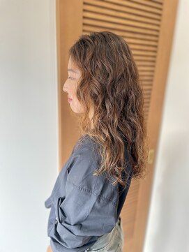 ベンジー 沖縄店(benji) ロングヘアにMIXパーマでラフさをプラス!