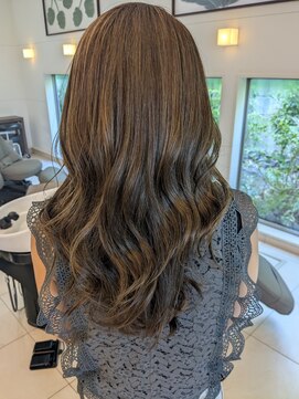 グランドウシワカマル(GRAND ushiwakamaru) ウルフレイヤーカット   40代50代60代おすすめ