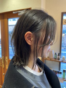 切りっぱなしボブ×オリーブグレージュ