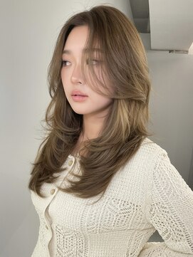 トイ(TOI) ブリーチなしダブルカラー/ヘーゼルベージュ/レイヤーカット