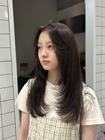 シー バイ リス(C by Lis)&nbsp;レイヤーの高さで印象が変わるロングレイヤー