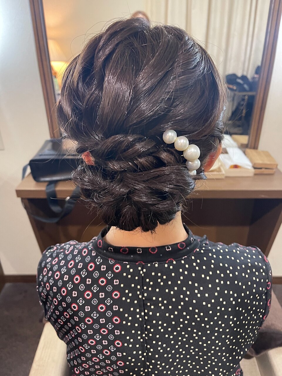 トップ カール 編み込み 少し 大きめ シニヨン ヘアアレンジ