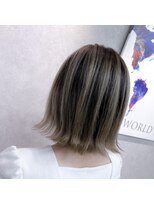 レヴェリー(REVERIE) #ダブルカラー#ケアブリーチ#バレイヤージュ#金髪