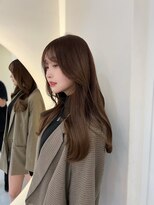 クリアブラウン_グレーベージュレイヤーロング黒髪前髪パーマ