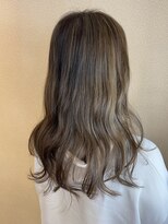 ヘアーボー ラーラ(hairbeau L'ala)&nbsp;ハイライト＆艶髪アッシュ