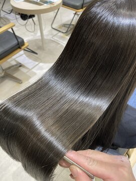 ジーナ 福岡天神(Zina) ＊誰もが振り返る艶髪に♪＊zina福岡天神