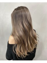 Ra-Ffichiのこだわりが詰まった繊細なデザインの海外風バレイヤージュ☆