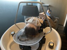 《頭浸浴ヘッドスパ》かけ流しの頭皮エステ。