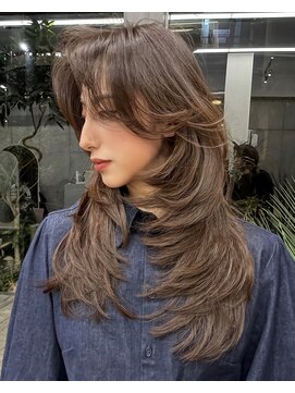 海外ガールレイヤーカット/バタフライカット/ハッシュカット