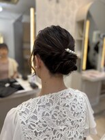 フレア(FLAiR) 20代30代結婚式お呼ばれヘアふわふわシニヨンスタイル