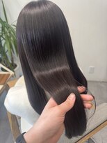 ブローチェラウカ(Broche lauka) カラーするたび、ツヤ髪へ。