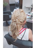 トゥエンティ ファイブ(TWENTY FIVE)&nbsp;ポニーテールアレンジ/名定