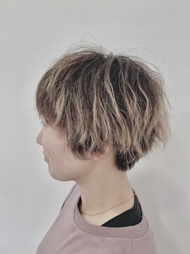 ヘアワークスルシア(HAIR WORKS LUCIA) ソフトツイスト、ショート