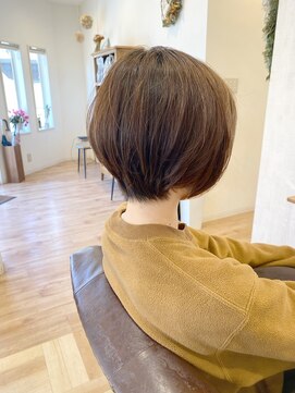 ルヴェール(Le Vert) バッサリ！襟足スッキリ柔らかショートボブ
