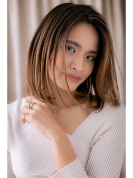 カバーヘア ブリス 上尾西口店(COVER HAIR bliss) 艶感逆グラデーションカラー前下がり金髪ボブZ上尾20代30代40代