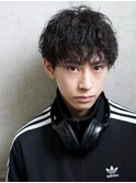 ナチュラルマッシュショート黒髪メンズ束感ツーブロックパーマ