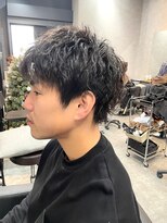 ルーツ(Roots)&nbsp;野暮ったさのあるスタイルはピンツイストで軽やかに◆