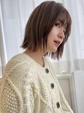 イル 大阪淀屋橋(i'll) ぱつっと外ハネミニボブオリーブカラー