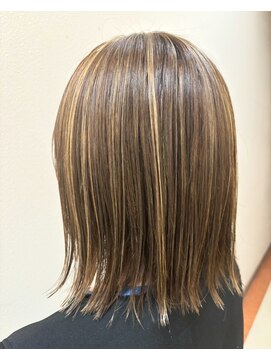 シャンプーボーイ ハイライトボブ