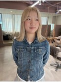切りっぱなしロブ　ブロンドヘア