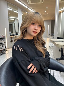 天神美容室 ブリーチ／レイヤーカット／ハイトーン