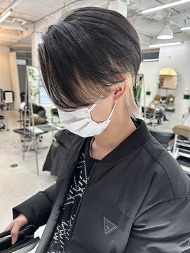 ヘアー アイス カンナ(HAIR ICI Canna) 毛流れハンサムショートセンターパートインナーカラー