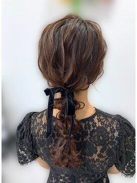 ベルグロー 北新地上通り店(BELLEGROW) 編みおろしリボンアレンジ